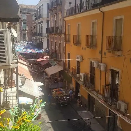 Sotto Il Duomo Apartment *