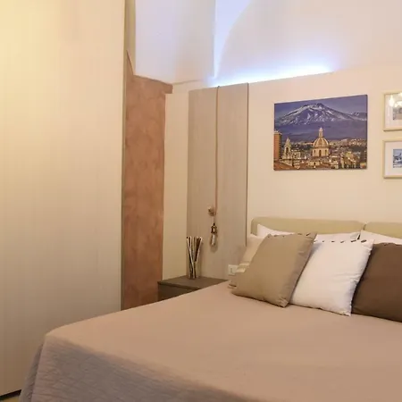 Sotto Il Duomo Apartment *